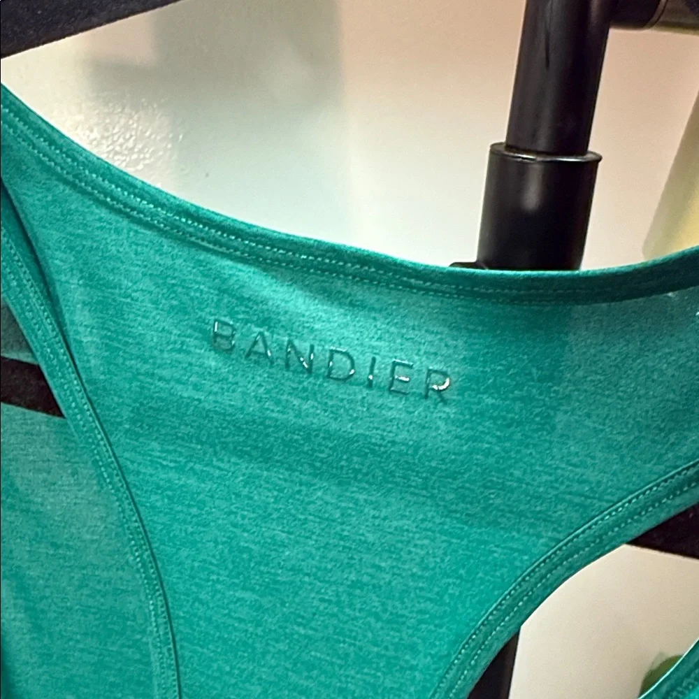 Bandier Kelly green featherweight Racerback Tank Top Womens M/L